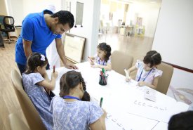 Fujairah Fine Arts  Academy  organizes workshops for children of Fujairah Municipality employees