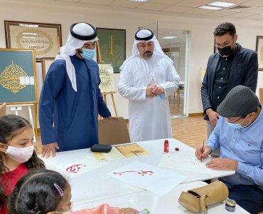 Sheikh Abdullah Al Sharqi visiting the Fujairahfine arts  Academy 