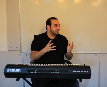 Fujairah Fine Arts Academy  organized a music workshop by Dr. Ahmed Abdul Sattar within the Summer Program of Human Resources - Training and Development Section